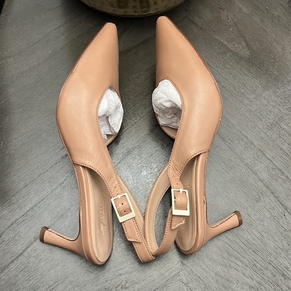 27 EDIT Naturalizer Felicia Slingback Pointed Toe Pump (Wide) - Picture 8 of 11